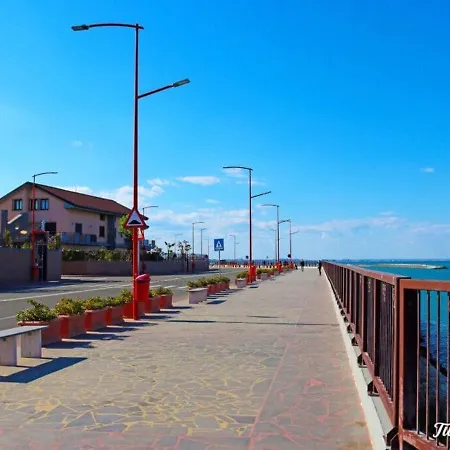 Reyna Breeze شقة